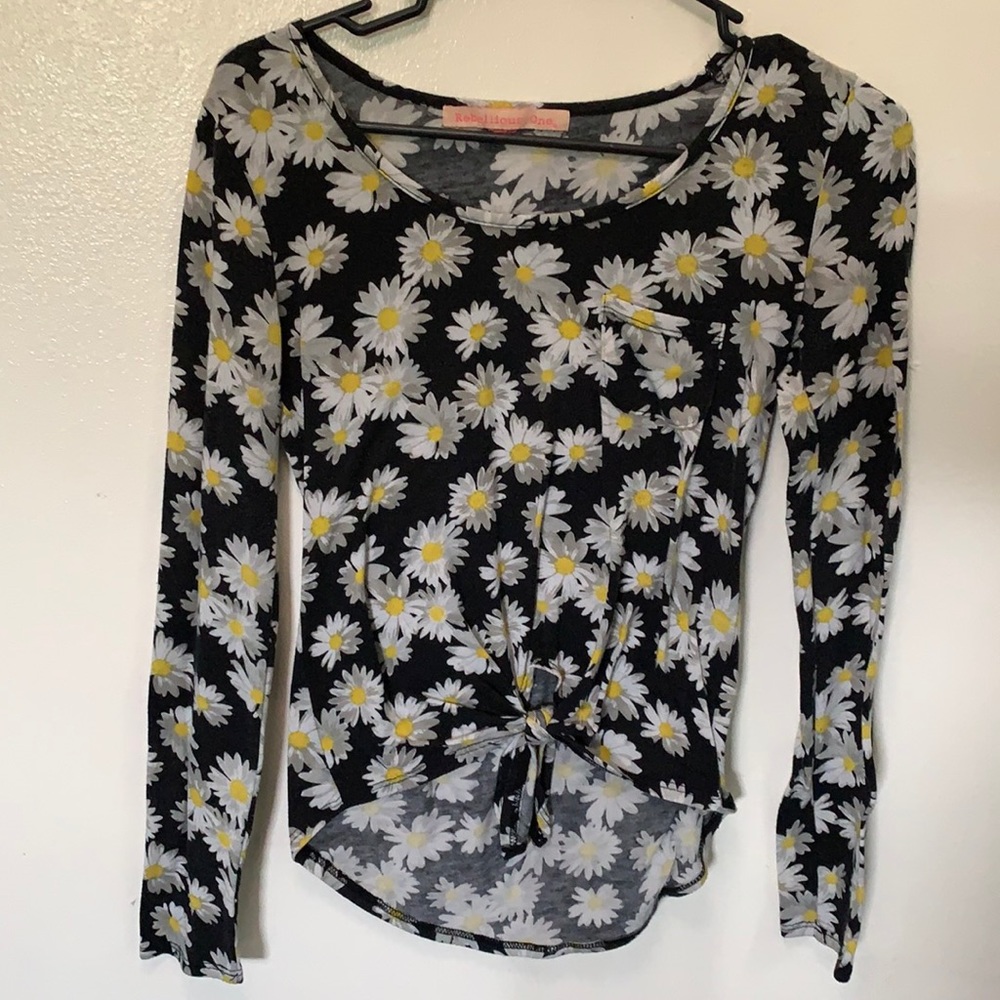 Daisy print tie up shirt.